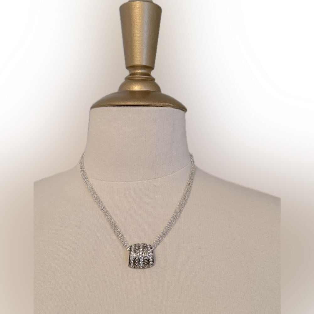 New! Never worn! Silver necklace!